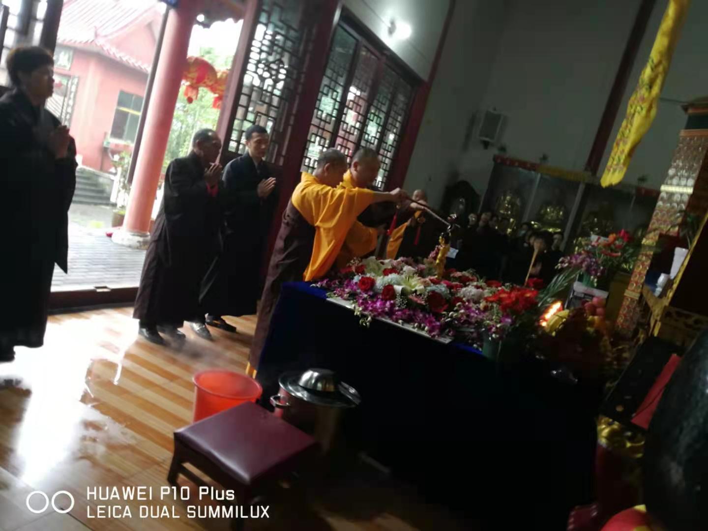 德彩网释迦牟尼佛圣诞法会圆满